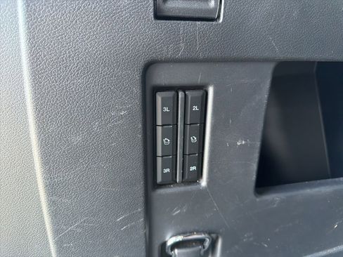 Used 2023 Ford Expedition Limited AWD/4WD image 12