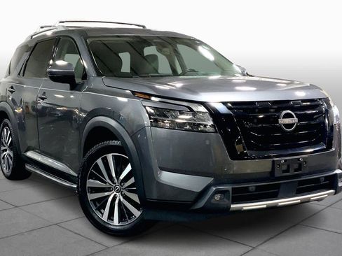 Used 2022 Nissan Pathfinder Platinum w/ Lighting Package (N93) image 2