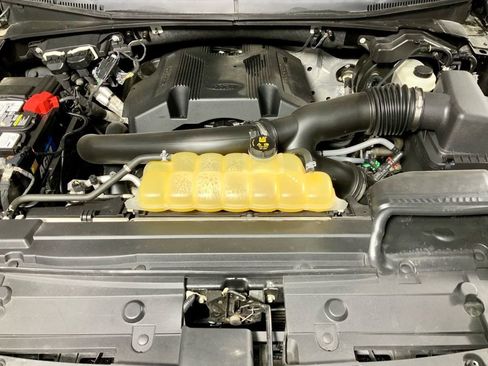 Used 2018 Ford F150 XLT AWD/4WD image 9