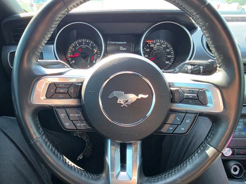 Used 2021 Ford Mustang GT RWD image 12