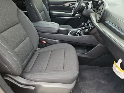 New 2026 Chevrolet Traverse LT FWD image 10