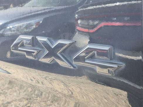 Used 2015 RAM 2500 Laramie w/ Black Appearance Group image 10