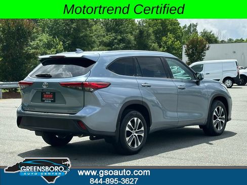 Used 2020 Toyota Highlander XLE AWD/4WD image 9