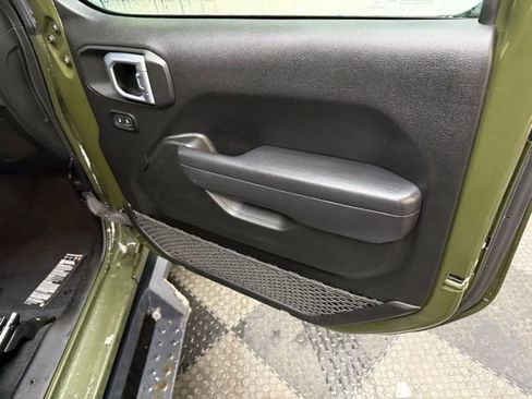 Used 2022 Jeep Gladiator Sport image 33