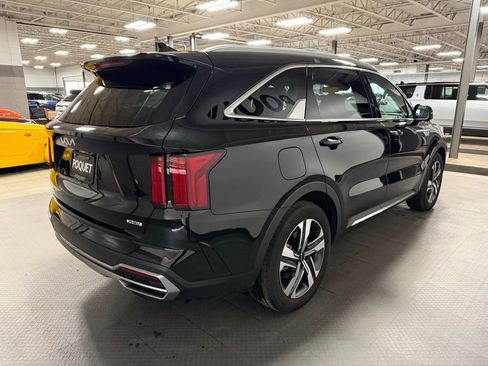 Used 2024 Kia Sorento SX Prestige image 4