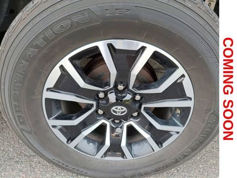 Used 2021 Toyota Tacoma TRD Sport w/ TRD Premium Sport Package AWD/4WD image 9