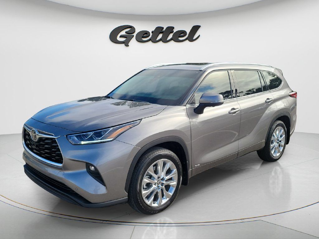 Used 2026 Toyota Highlander Limited AWD/4WD image 1