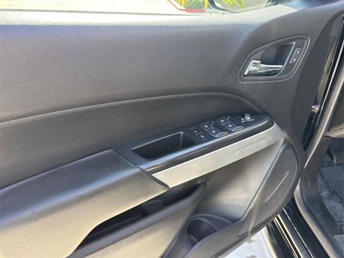 Used 2019 Chevrolet Colorado ZR2 w/ ZR2 Midnight Special Edition image 19