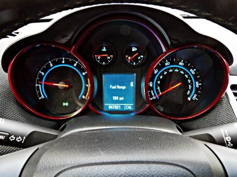 Used 2011 Chevrolet Cruze Eco image 15