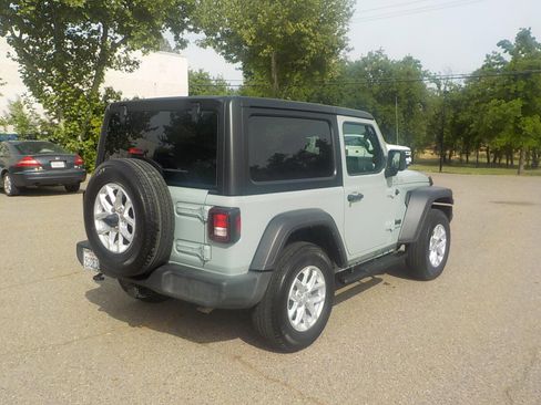 Used 2023 Jeep Wrangler Sport image 5