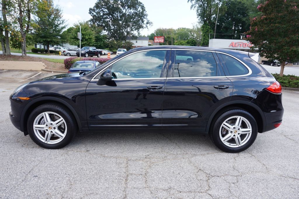 Used 2014 Porsche Cayenne Platinum Edition AWD/4WD image 2