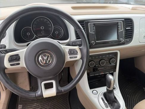 Used 2019 Volkswagen Beetle 2.0T SE FWD image 10