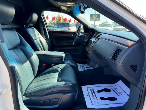 Used 2009 Cadillac DTS Limousine image 11