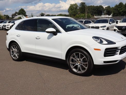 Used 2022 Porsche Cayenne AWD/4WD image 3