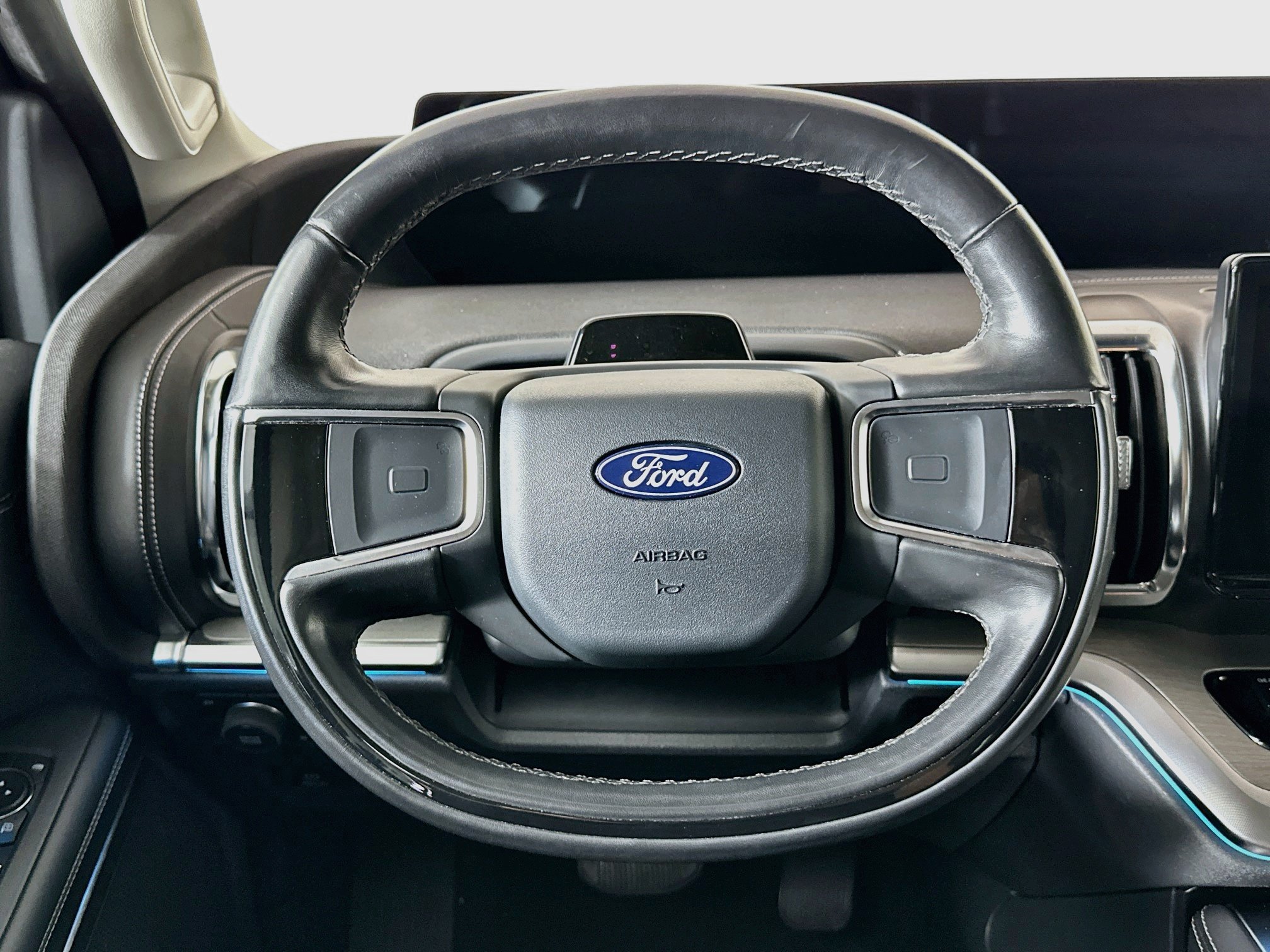 Used 2025 Ford Expedition Max Platinum AWD/4WD image 18