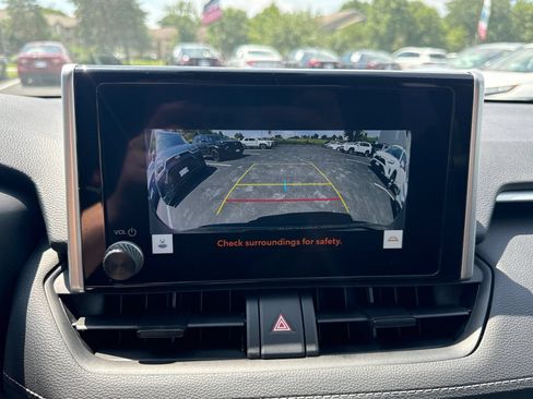 Used 2025 Toyota RAV4 XLE FWD image 15