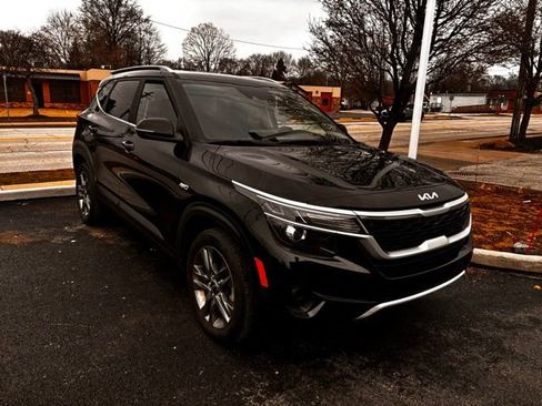 Certified 2023 Kia Seltos S w/ Navigation Package image 2