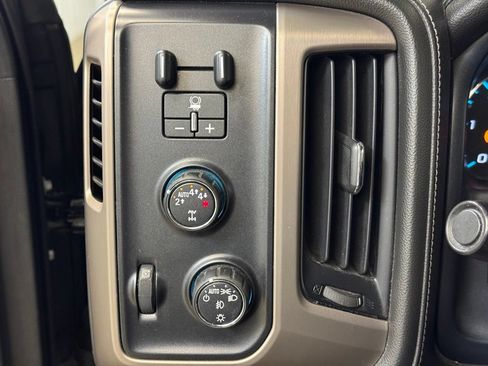 Used 2017 GMC Sierra 1500 Denali w/ Denali Ultimate Package AWD/4WD image 34