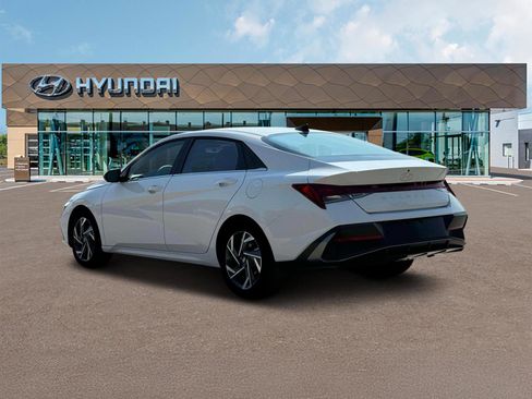 New 2025 Hyundai Elantra Limited image 5