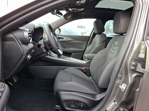 New 2025 Alfa Romeo Tonale image 9