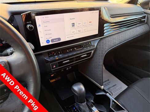 Used 2025 Toyota Camry XLE image 24