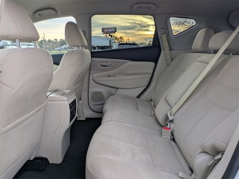 Used 2019 Nissan Murano SV image 15