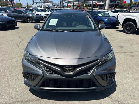 Used 2022 Toyota Camry SE w/ Convenience Package FWD image 2