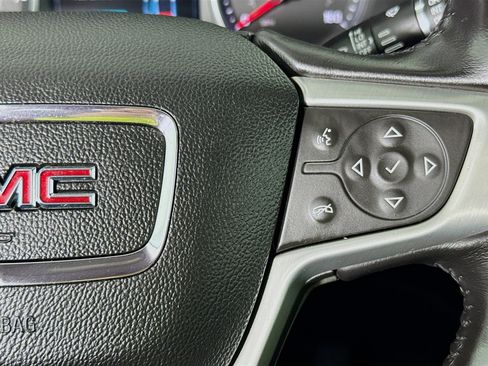 Used 2018 GMC Acadia SLT image 15