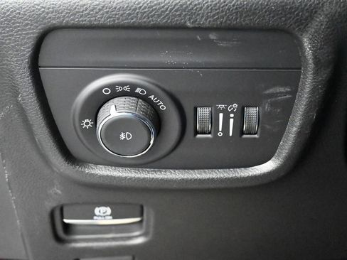 New 2026 Jeep Grand Cherokee Limited w/ Limited Altitude Package AWD/4WD image 27