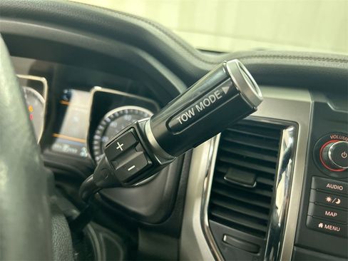 Certified 2019 Nissan Titan SL image 18