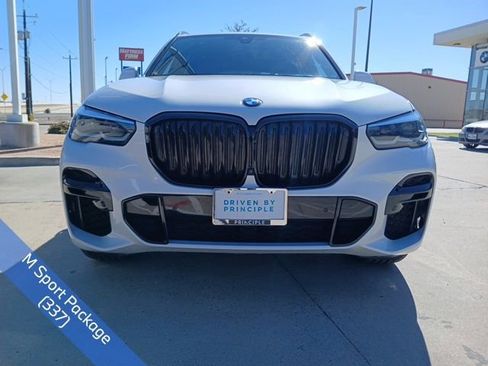 Used 2022 BMW X5 sDrive40i w/ M Sport Package image 2
