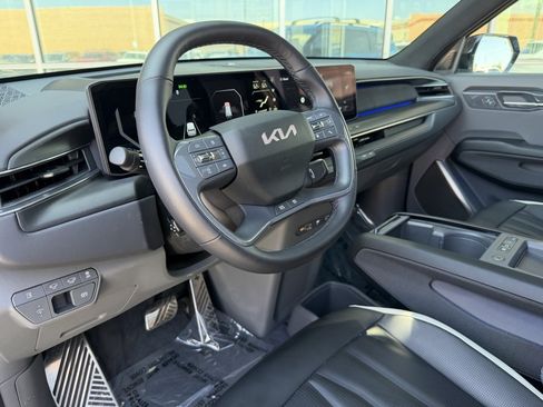 Used 2025 Kia EV9 GT-Line AWD/4WD image 36