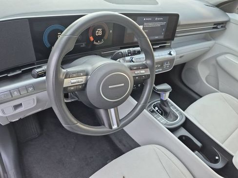 Used 2025 Hyundai Kona SEL AWD/4WD image 16