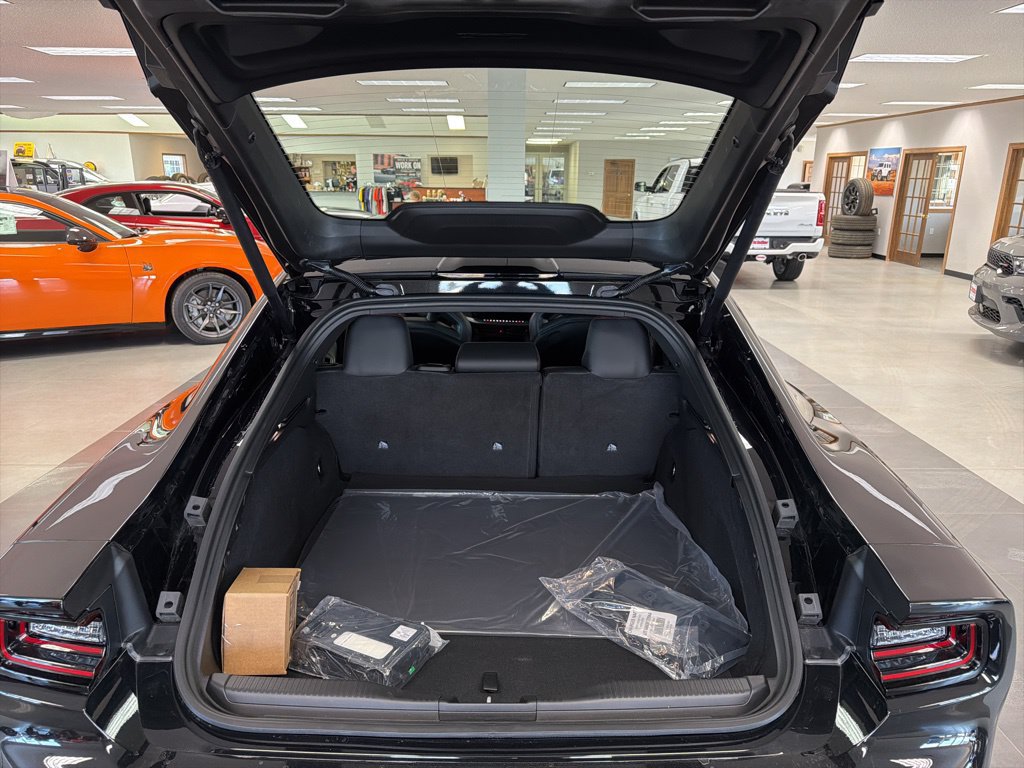 New 2026 Dodge Charger R/T AWD/4WD image 9