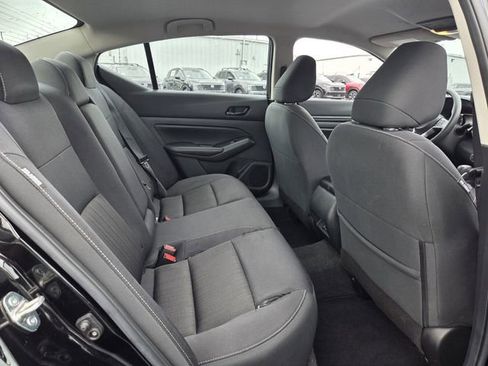Used 2025 Nissan Altima 2.5 SV FWD image 14