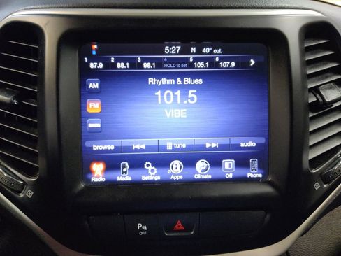 Used 2018 Jeep Cherokee Latitude Plus image 25