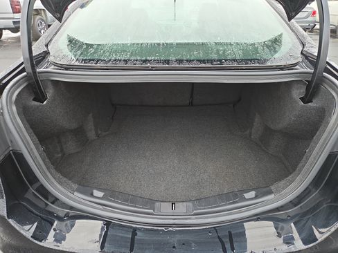 Used 2017 Ford Fusion SE w/ Fusion SE Technology Package image 14