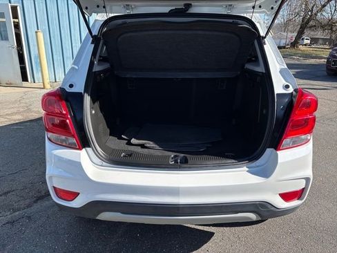 Used 2021 Chevrolet Trax LT w/ Premium Seat Package image 24