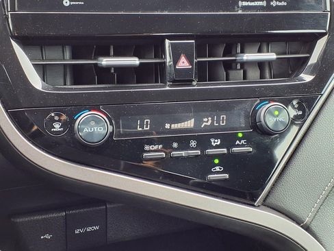 Used 2024 Toyota Camry XSE FWD image 9