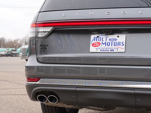 Used 2025 Lincoln Aviator Premiere w/ Equipment Group 101A image 13