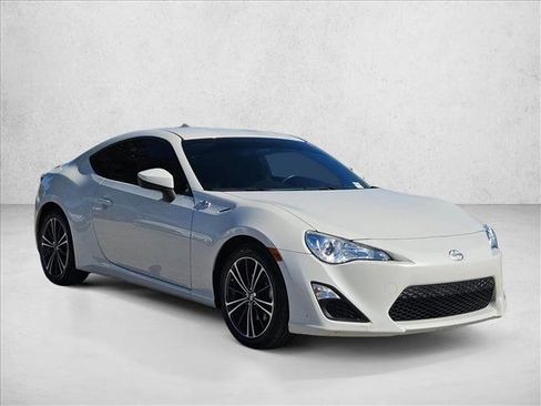 Used 2016 Scion FR-S image 3