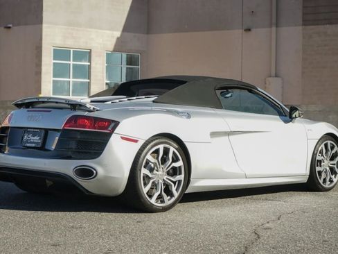 Used 2011 Audi R8 V10 image 8