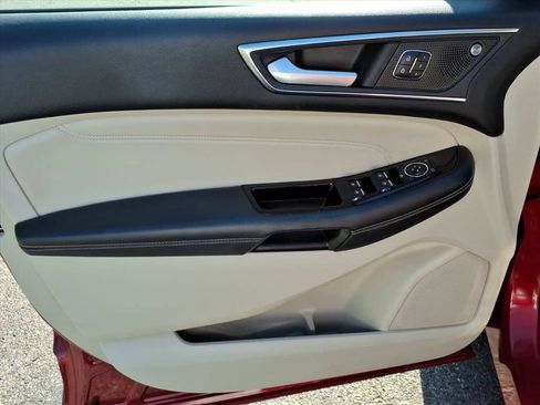 Used 2020 Ford Edge Titanium w/ Equipment Group 301A AWD/4WD image 22