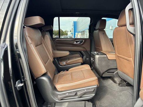 Certified 2023 Chevrolet Suburban High Country image 28