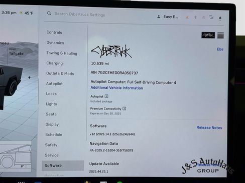 Used 2024 Tesla Cybertruck AWD Crew Cab image 15