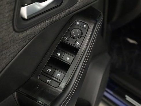 Used 2022 Nissan Rogue SV image 19