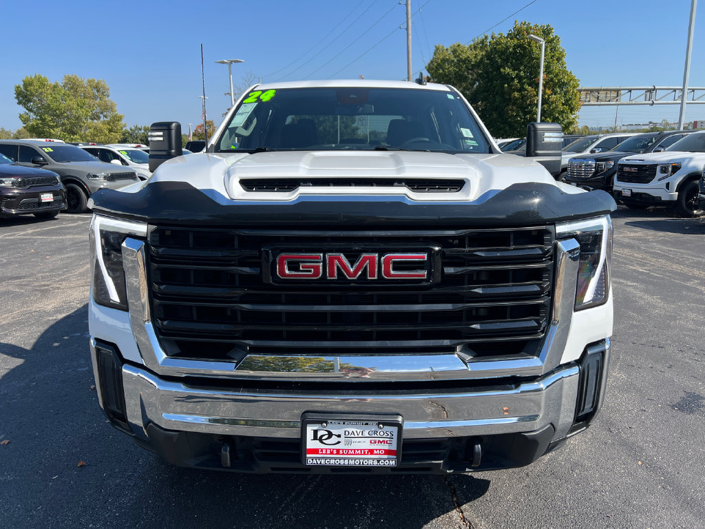 Used 2024 GMC Sierra 2500 Pro w/ Convenience Package AWD/4WD image 3