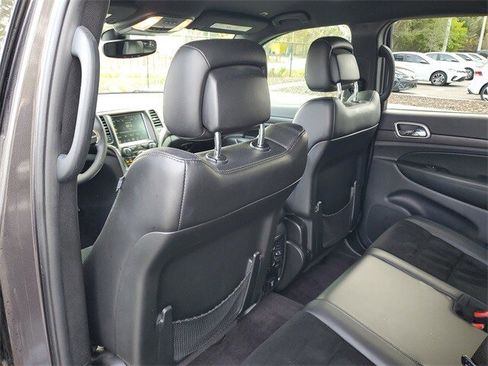 Used 2017 Jeep Grand Cherokee Altitude image 10
