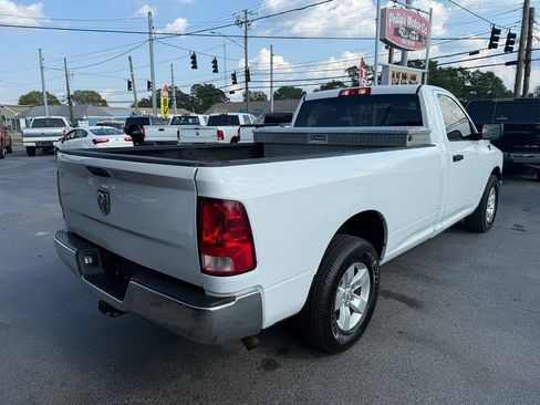 Used 2018 RAM 1500 Express RWD image 3