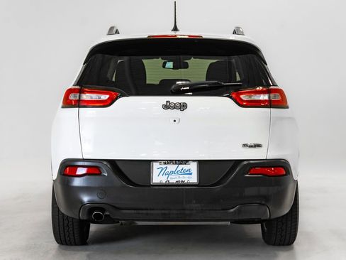 Used 2015 Jeep Cherokee Latitude w/ Comfort/Convenience Group FWD image 29